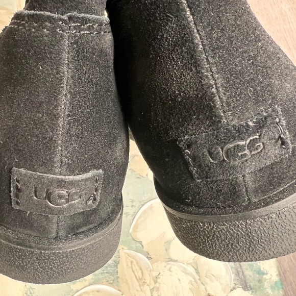 UGG: Josefene Black suede boots in size 9. Pre-owned. Very good condition. - Picture 6 of 8